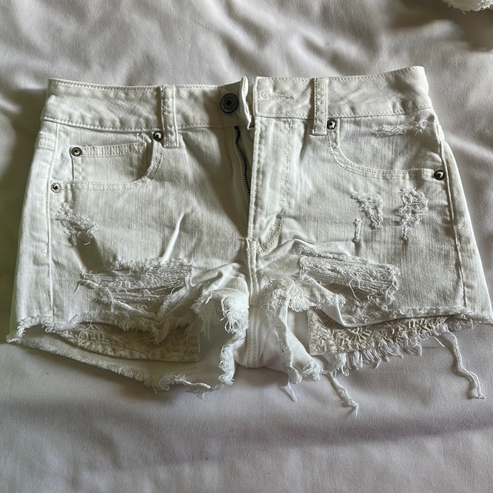 American eagle white distressed jean shorts size 4
